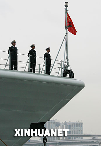11月28日，中國人民解放軍海軍“深圳”號導彈驅逐艦抵達日本東京，開始對日本進行首次為期4天的友好訪問。這是中國人民解放軍海軍艦艇歷史上首次訪問日本。 
