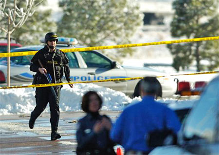12月9日，科罗拉多州斯普林斯的新生教堂在当天也发生枪案，包括枪手在内5人死亡。