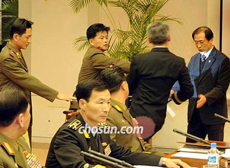 朝韩将军级军事会谈发生身体冲突 气氛紧张