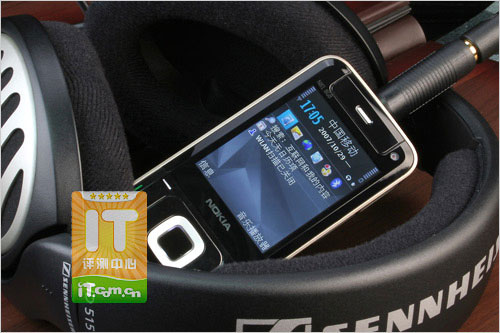 诺基亚 N81