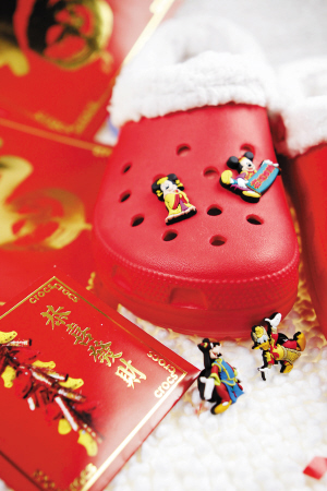 春节吉祥物主打红与鼠