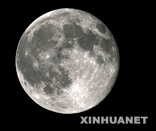 '指环王'助兴元宵节 土星合月肉眼可见