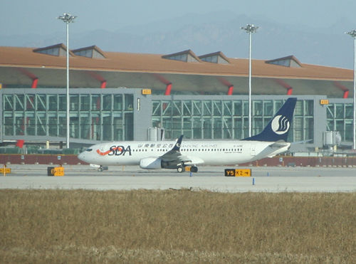 首架降落在T3航站楼的飞机。