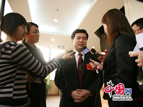 宁夏代表团在驻地召开首次全体会议