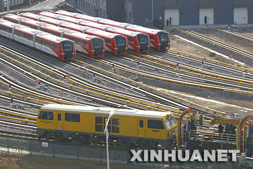 3月25日，試驗(yàn)列車在機(jī)場軌道線天竺車輛段內(nèi)開行。