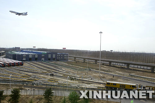 3月25日，試驗列車在機場軌道線天竺車輛段內開行。