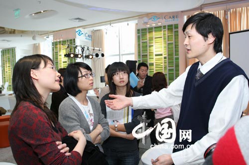 亮视点推出“iCARE专业护眼服务”倡导眼睛健康