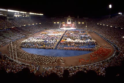 1992年7月26日,巴塞罗那奥运会开幕式全景