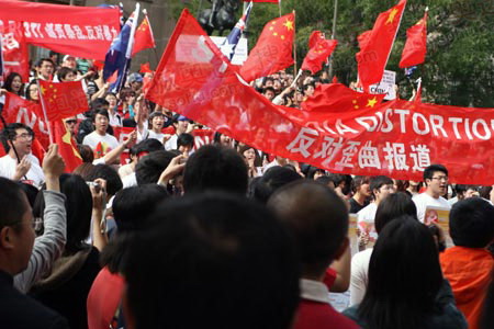 华人华侨反对不实报道