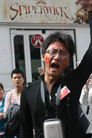 反对“藏独”迎接圣火