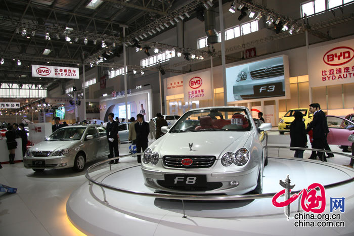 08北京國際車展開幕 期待中的新車閃亮登場——自主品牌比亞迪F8（中國網 林超/攝影）