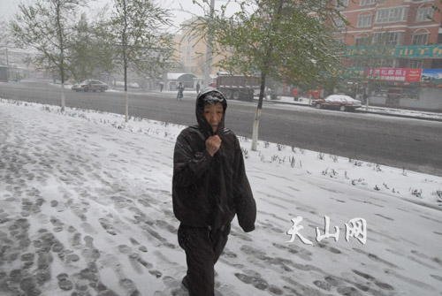 遭遇強(qiáng)冷空氣襲擊 中國多地谷雨季節(jié)迎降雪[組圖]