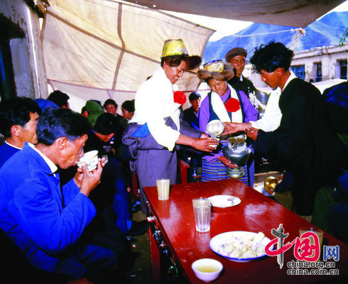 西藏珍贵历史老照片:沧桑巨变60年珍贵点滴组图]
