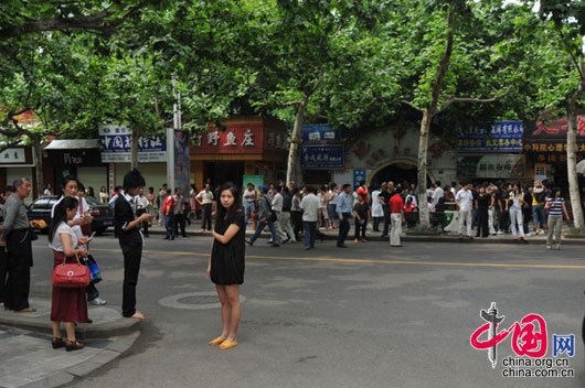 ５月１２日受强烈地震影响，重庆万州街头实拍