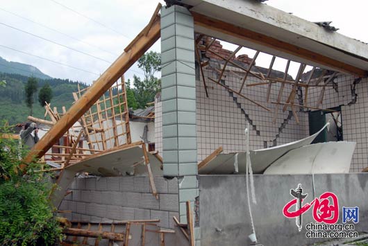 2008年5月14日，四川白水河保護區大坪保護站倒塌的房屋。四川國家級白水河保護區為大熊貓棲息地。 羅小韻/攝影