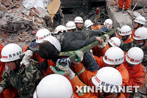 卞剛芬在被埋124個小時後，經河南消防搶險救援突擊隊連續17小時的艱苦營救，奇跡生還。