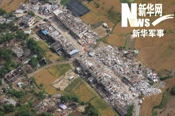 青川县前进乡多半住房倒塌。