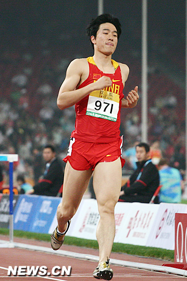 5月22日，上海选手刘翔在男子110米栏第一轮小组赛中以13秒63的成绩晋级半决赛。