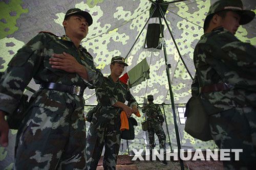 唐家山,堰塞湖,陸航團,濟南軍區,搶險,官兵,直升機,大壩,武警水電部隊,空運