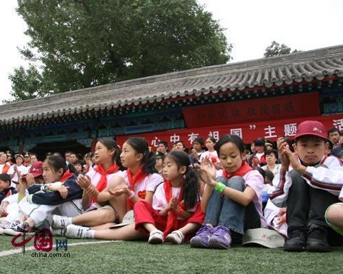 主题日活动:全国妇联领导和孩子们一起过六一 主题日活动:全国妇联领导和孩子们一起过六一