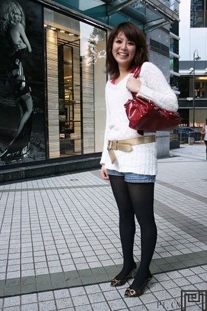 香港潮人示范:衣服搭配出来的小细腿 香港潮人示范:衣服搭配出来的小细腿
