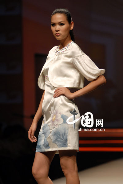 人文奥运：浪漫女人“璞玉”之石作品