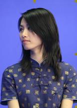 抗震美女鲁靖