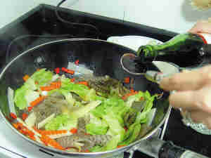 美肤滋补口感爽脆：夏天自制酸辣爽鱼皮