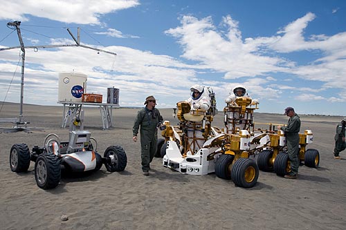 为了能使宇航员在月球表面生存和工作，NASA的新型月球车融合了更多的先进理念。