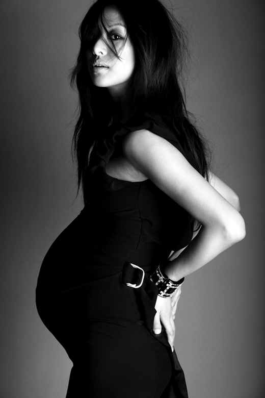 韩国女星张申英漂亮妈妈孕妇照