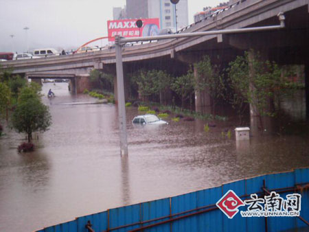 豪雨再襲昆明多處被淹