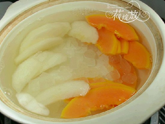 爽口解暑美容丰胸：夏天清凉的木瓜炖梨