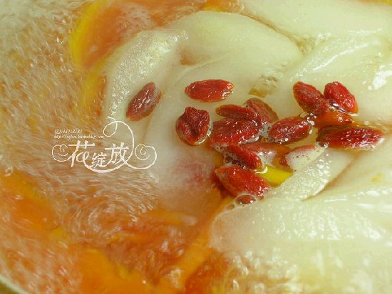 爽口解暑美容丰胸：夏天清凉的木瓜炖梨