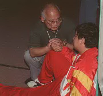 1996年7月20日，亞特蘭大奧運會，王義夫打了最後一槍，隨後暈倒在地。