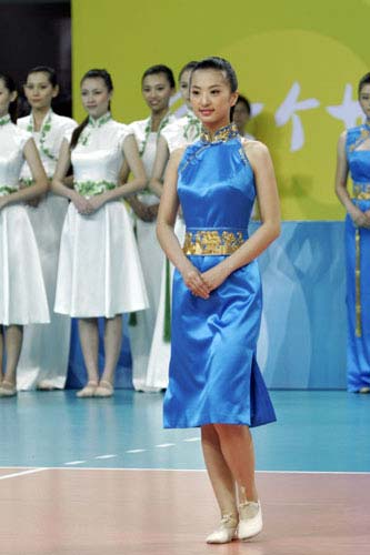 大 中 小 首頁 圖片 中國 北京2008年奧運會頒獎禮儀服裝共有十六