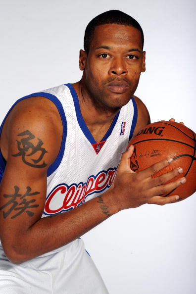 图文-[NBA]坎比在快船正式亮相勉族的纹身很醒目