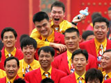 北京奥运村开村 中国代表团举行升国旗仪式[组图]