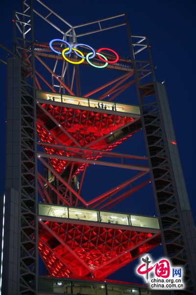 多彩变换的奥林匹克电视转播塔