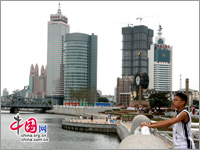 新天津站与海河遥相呼应，成津门一景[组图]