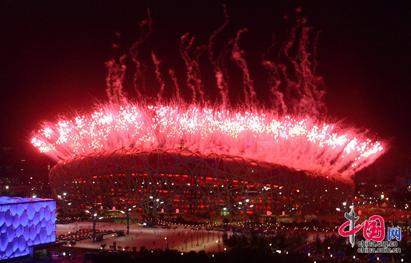 2008年8月2日晚，北京奧運會開幕式第二次綵排于在國家體育場“鳥巢”內進行，綵排增加了墊場演出，並數次燃放了絢麗的焰火。
