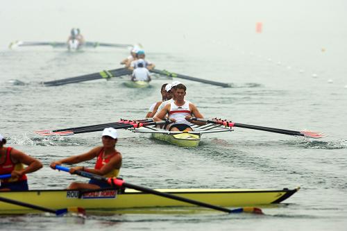 8月4日，將參加北京奧運會賽艇比賽的選手們在順義奧林匹克水上公園訓練。