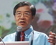 北京外国语大学校长助理顾曰国做主旨发言