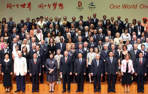 8月4日,国际奥委会第一百二十次全会开幕式在北京国家大剧院隆重举行。开幕式前,党和国家领导人胡锦涛、习近平、周永康等亲切会见国际奥委会委员并合影。 8月4日,国际奥委会第一百二十次全会开幕式在北京国家大剧院隆重举行。开幕式前,党和国家领导人胡锦涛、习近平、周永康等亲切会见国际奥委会委员并合影。