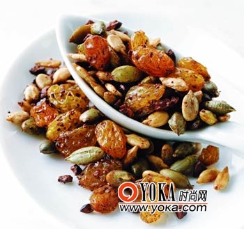 小女生的馋嘴美食：葡萄干的六种新吃菜单