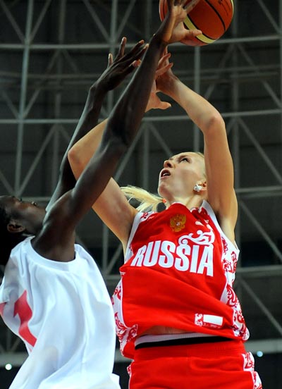 组图：钻石杯女篮赛 俄罗斯队以79比52战胜马里队