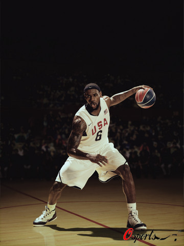 图文-北京奥运篮球明星写真集 詹姆斯展示控球技术