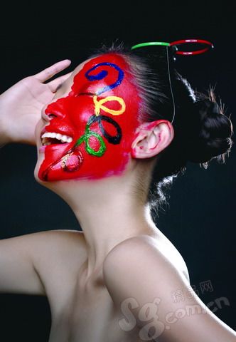 教你化“奥运加油妆”