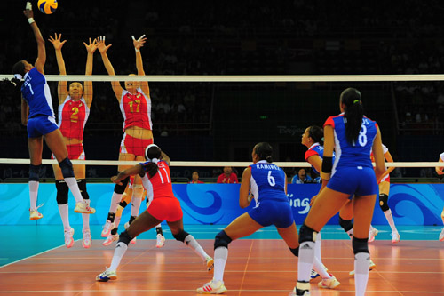 北京奥运:中国女排vs古巴女排精彩瞬间(4)