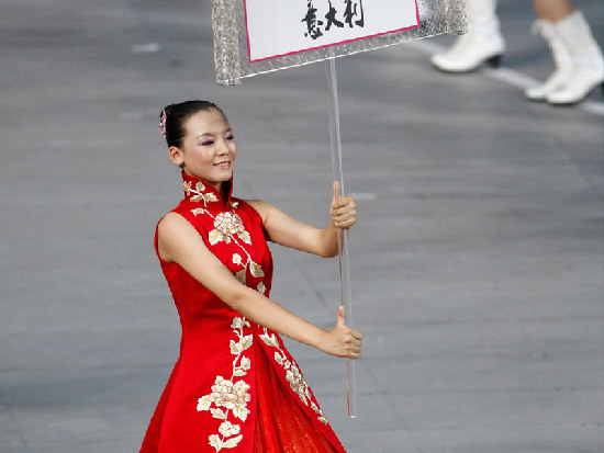 奥运引导员化妆前后