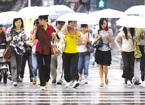 南京一场雨气温下降近10℃ 可能提前20天入秋